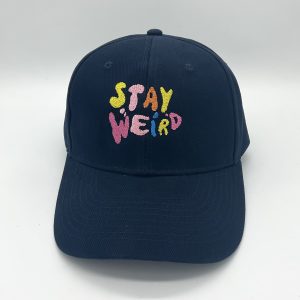 Gorra Stay Weird